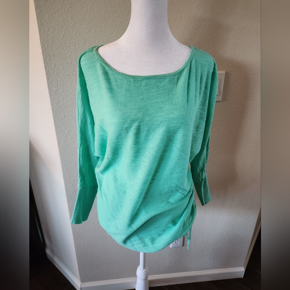 Express 3/4 sleeve top